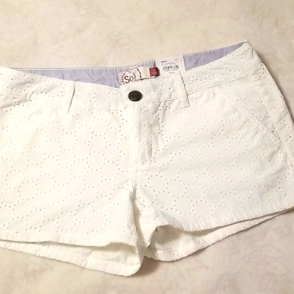SO Pants - White circle pattern shorts